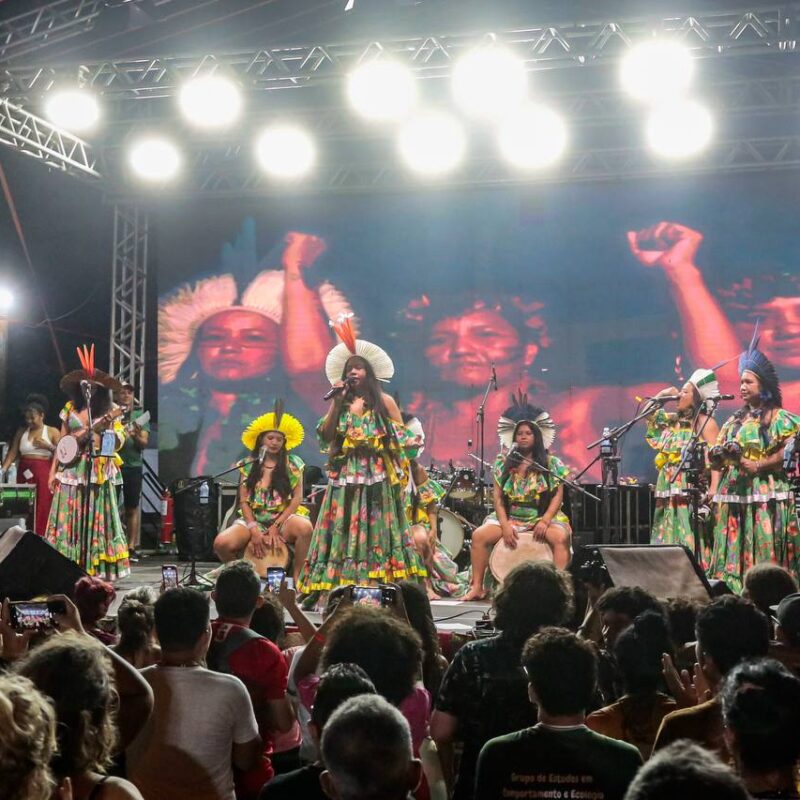 Suraras do Tapajós: Primeiro grupo de carimbó de mulheres indígenas canta a resistência