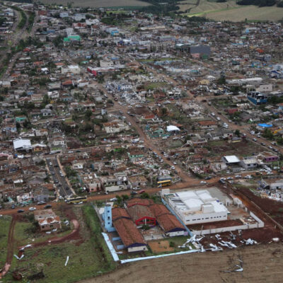 Catástrofe no Paraná expõe negligência dos políticos de direita com as pautas ambientais