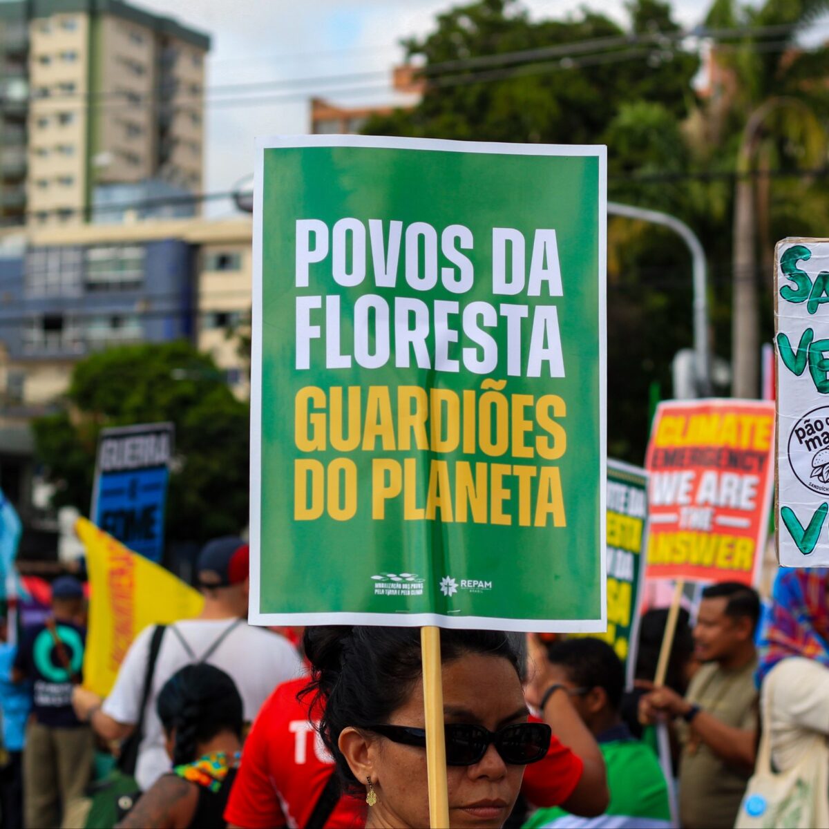 Marcha pelo Clima: na COP30, 70 mil pessoas cobram justiça climática