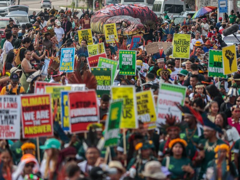 Equatorianos rejeitam bases estrangeiras e nova Constituição em referendo