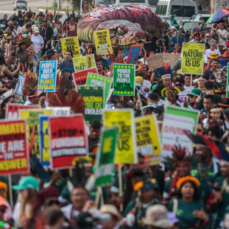 Equatorianos rejeitam bases estrangeiras e nova Constituição em referendo