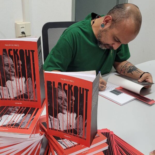 ‘Blackout’, livro que analisa o Cinema Negro produzido em Mato Grosso, é lançado em Cuiabá