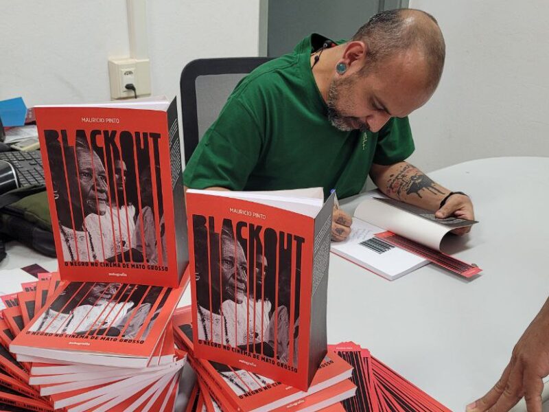 ‘Blackout’, livro que analisa o Cinema Negro produzido em Mato Grosso, é lançado em Cuiabá