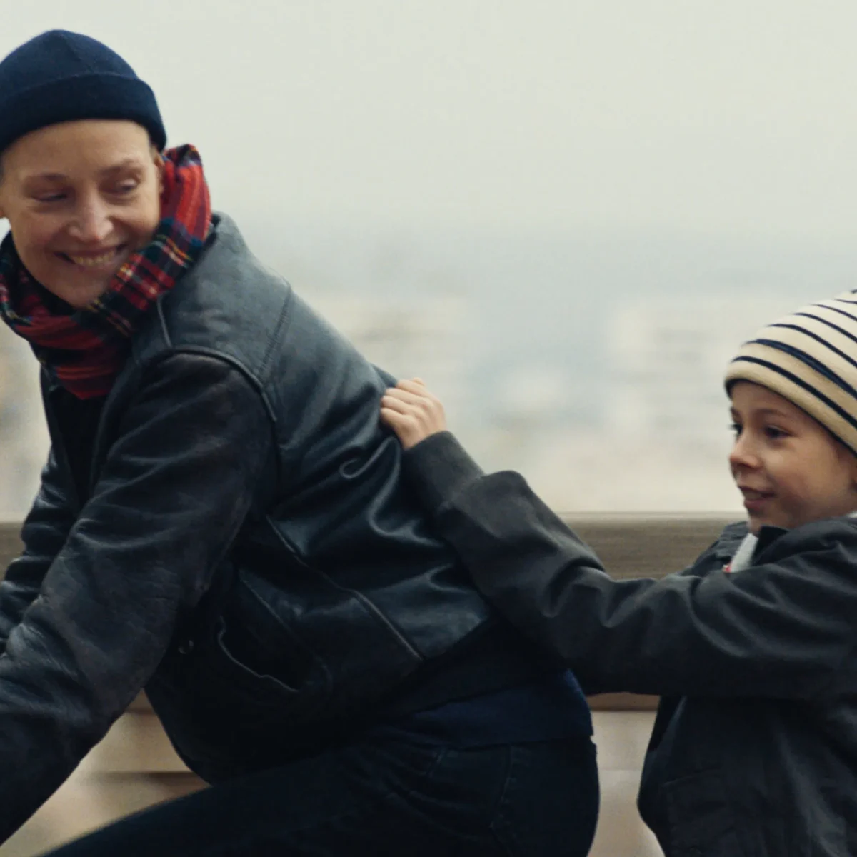 ‘Me Ame Com Ternura’, um olhar sensível sobre desejo, autodescoberta e emancipação feminina