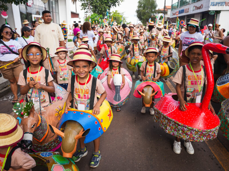 Arraial do Pavulagem reúne cerca de 3 mil pessoas no cortejo do 18º Cordão do Galo no Marajó