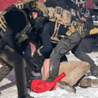 Agentes de migração do governo Trump matam homem a tiros em Minnesota