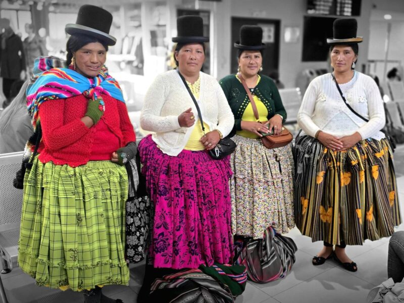 Das polleras às nuvens: O imparável ascenso das Cholitas Escaladoras de Chucura