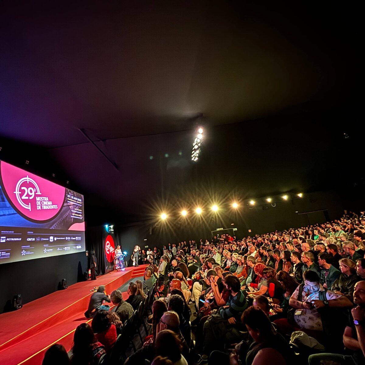 Com Folia de Reis e homenagem a Karine Teles, Mostra de Tiradentes inicia 29ª edição
