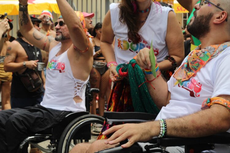 Deivid Gomes curtindo a folia 