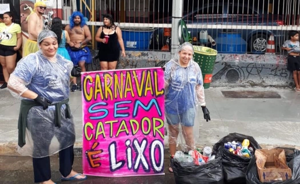 O bloco passa e o lixo, fica?