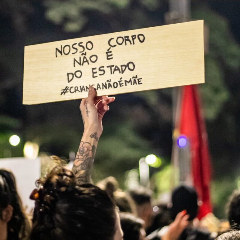 Justiça patriarcal: absolvição de acusado de estuprar menina de 12 anos em MG repete outros casos no Brasil