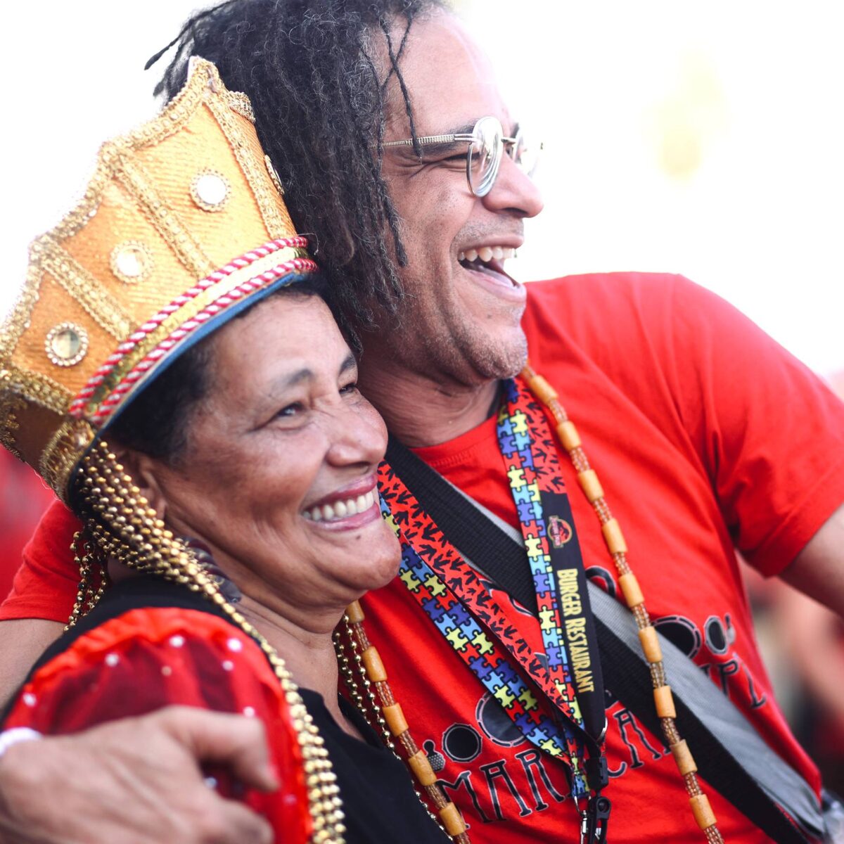 Corpo coletivo: afetos, multidão e laço social