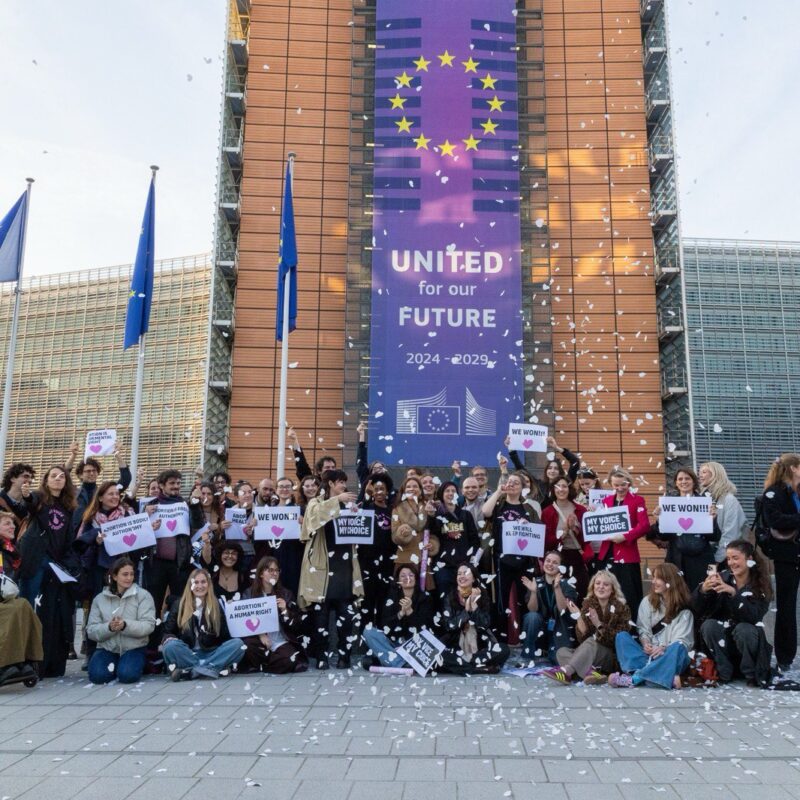 União Europeia amplia fundos para garantir acesso ao aborto seguro após campanha cidadã