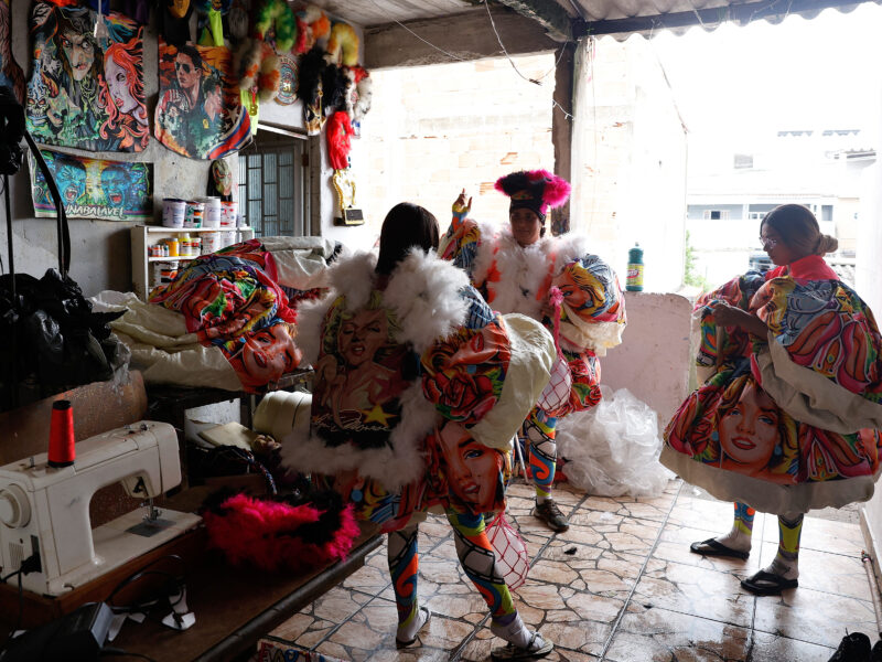 O elitismo cultural que inferioriza o carnaval como bagunça e alienação 