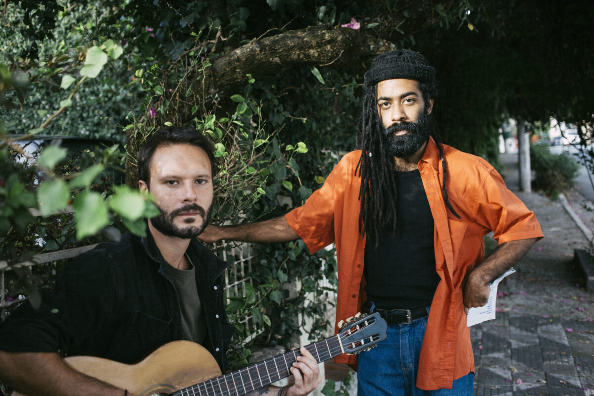 João Menezes e Paulo Novaes misturam universos e fazem do encontro uma “Coisa Híbrida”