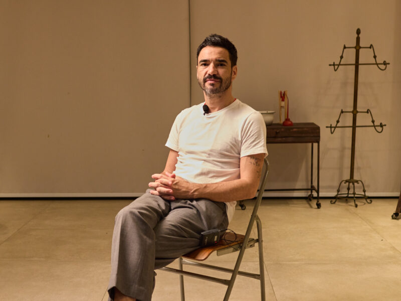 Caio Blat cobra regulamentação dos streamings e alerta: ‘Estamos perdendo direitos no audiovisual’