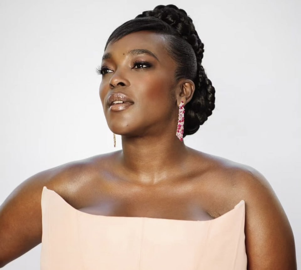 Conheça 5 produções estreladas por Wunmi Mosaku, atriz indicada ao Oscar