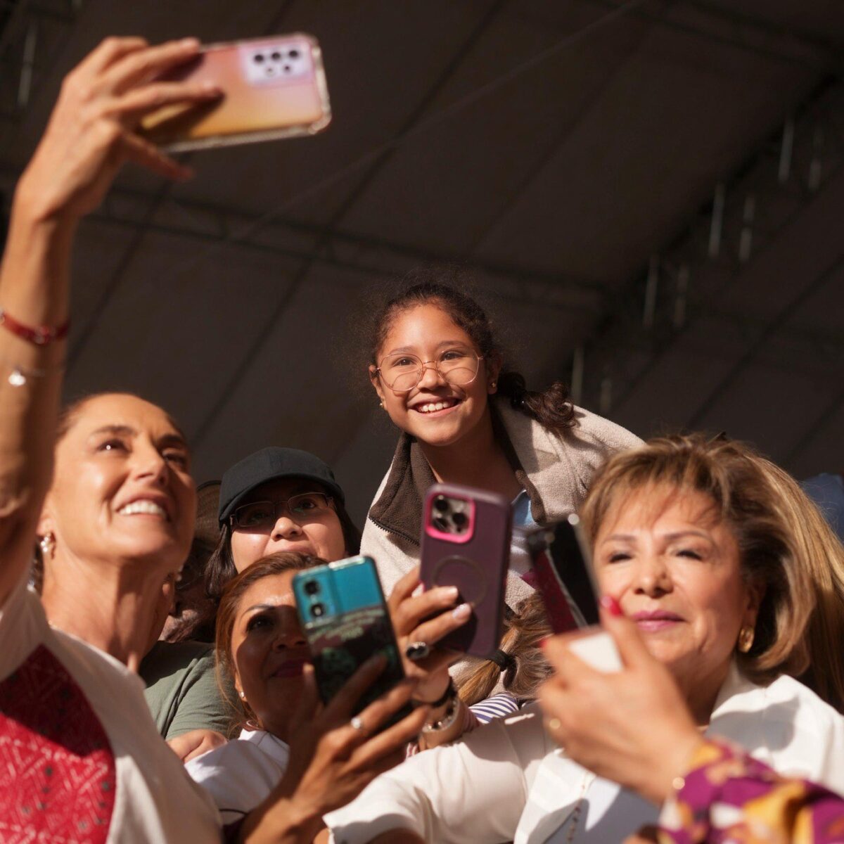 México pressiona plataformas digitais e firma acordo para combater violência contra mulheres online