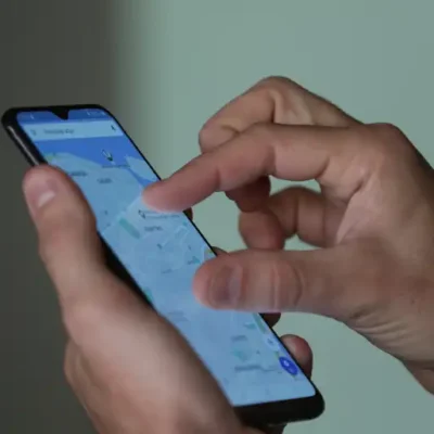 Movimento internacional denuncia o impacto das big techs na mente humana para lucrar com a atenção