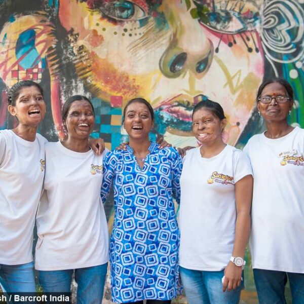 Sheroes: o primeiro café do mundo administrado por sobreviventes de ataques com ácido