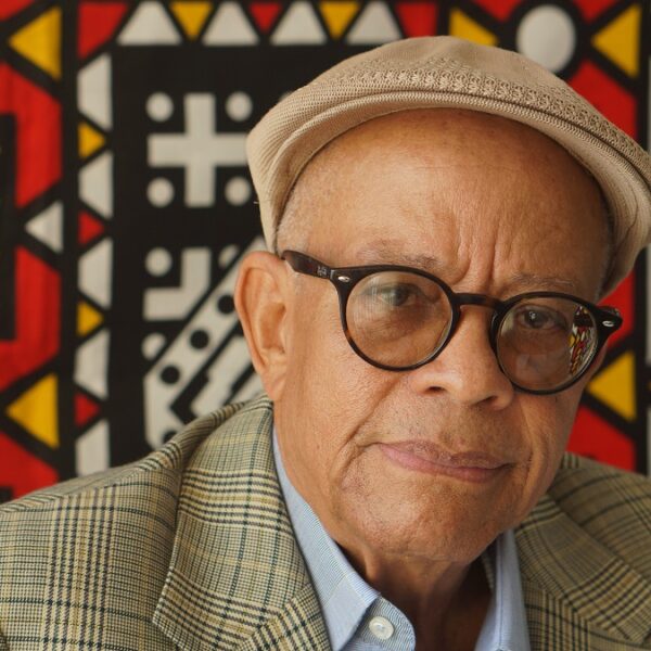 “Tudo o que envolve as nossas criações costuma ser visto de outra forma”, afirma Nei Lopes