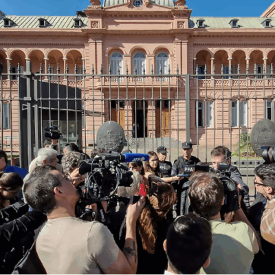 Milei veta o acesso de jornalistas à Casa Rosada pela primeira vez na democracia