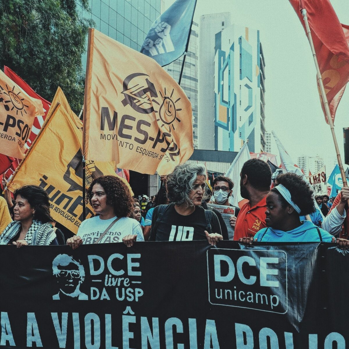 Greve nas universidades estaduais paulistas: alunos da USP, Unicamp e Unesp fazem ato unificado