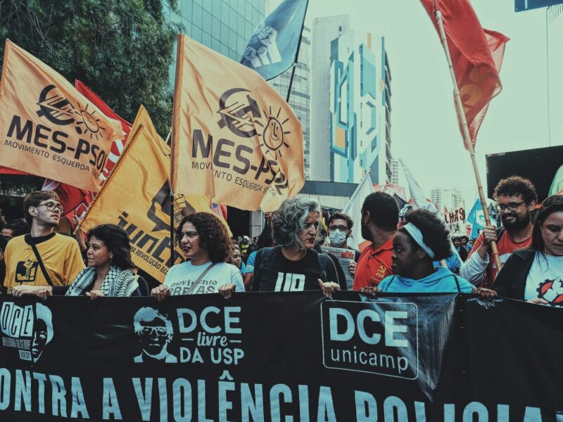 Greve nas universidades estaduais paulistas: alunos da USP, Unicamp e Unesp fazem ato unificado