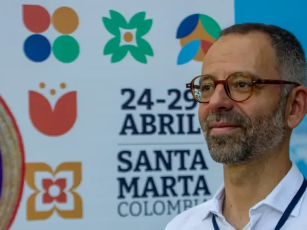 Cientista defende cancelar contratos fósseis e diz que não ‘há tempo’ para transição em diferentes velocidades