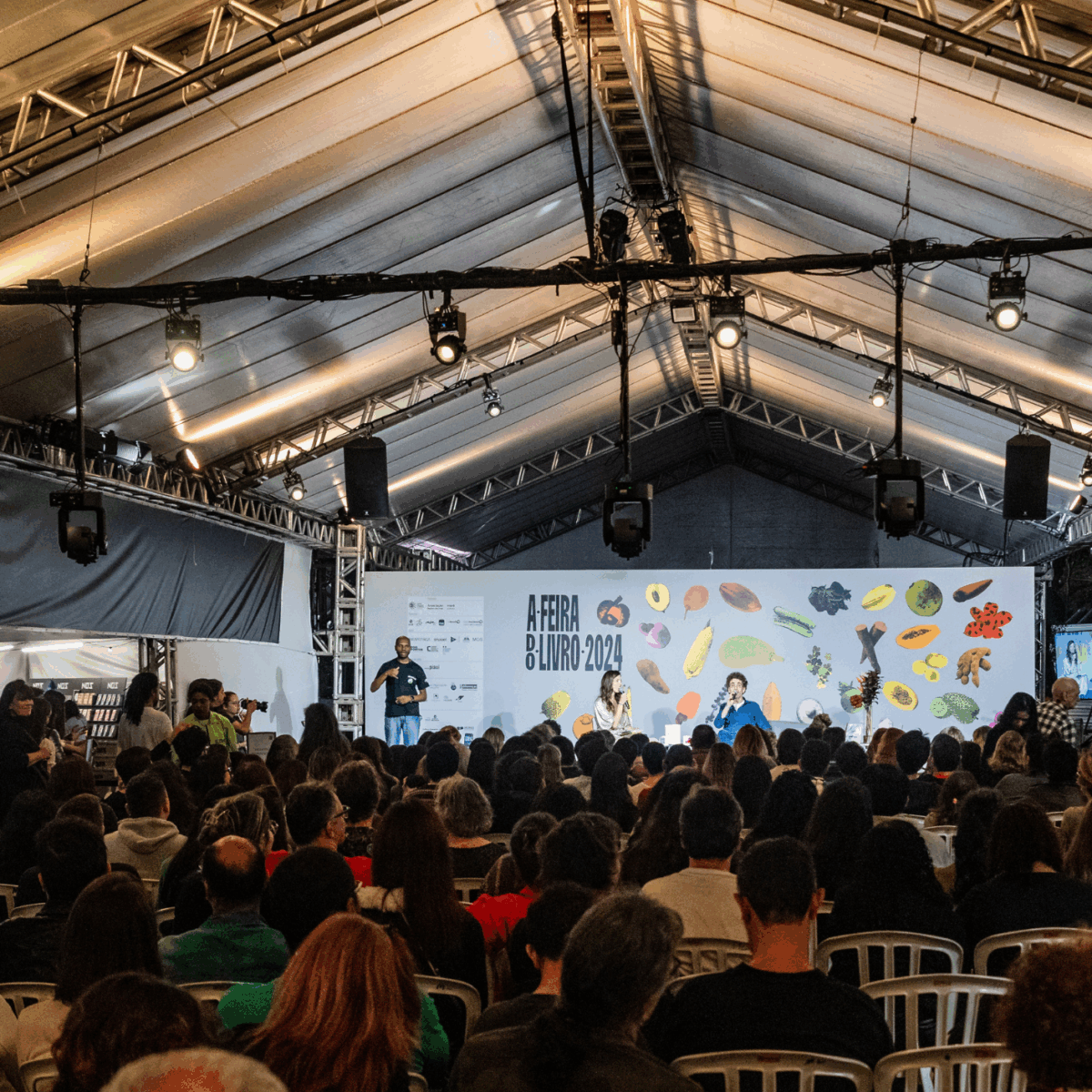 Livros, eleições e América Latina: a Feira do Livro 2026 começa amanhã no Pacaembu