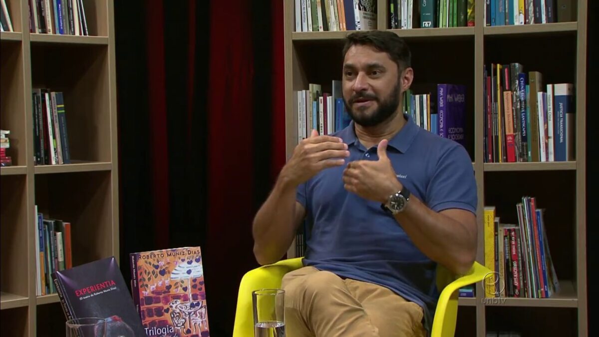 A literatura como registro e resistência: Roberto Muniz Dias fala sobre escrita e memória LGBTQIA+