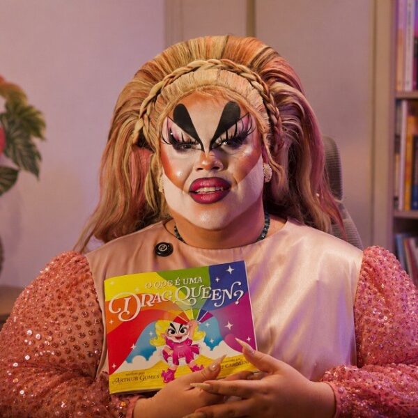 Drag de SC lança o primeiro livro infantil do Brasil sobre o universo drag