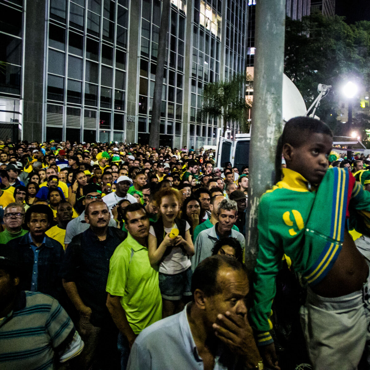 Torcedores vivem a Copa do Mundo longe dos estádios