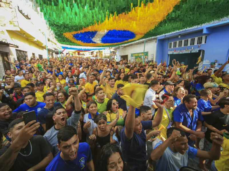 O país que só existe de quatro em quatro anos