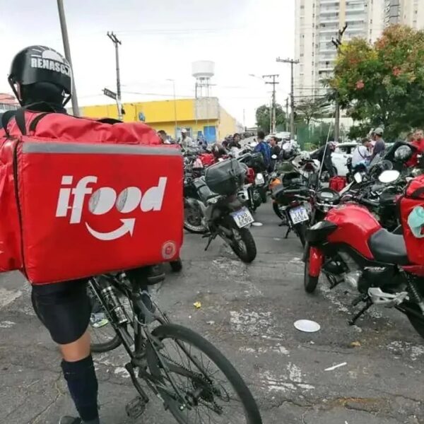 A torcida que mantém o país em movimento durante a Copa do Mundo