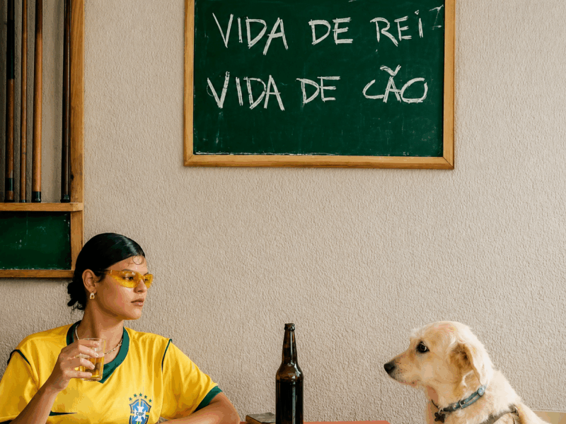 Amanda Magalhães lança “Vida de Rei, Vida de Cão”, single que apresenta seu próximo álbum