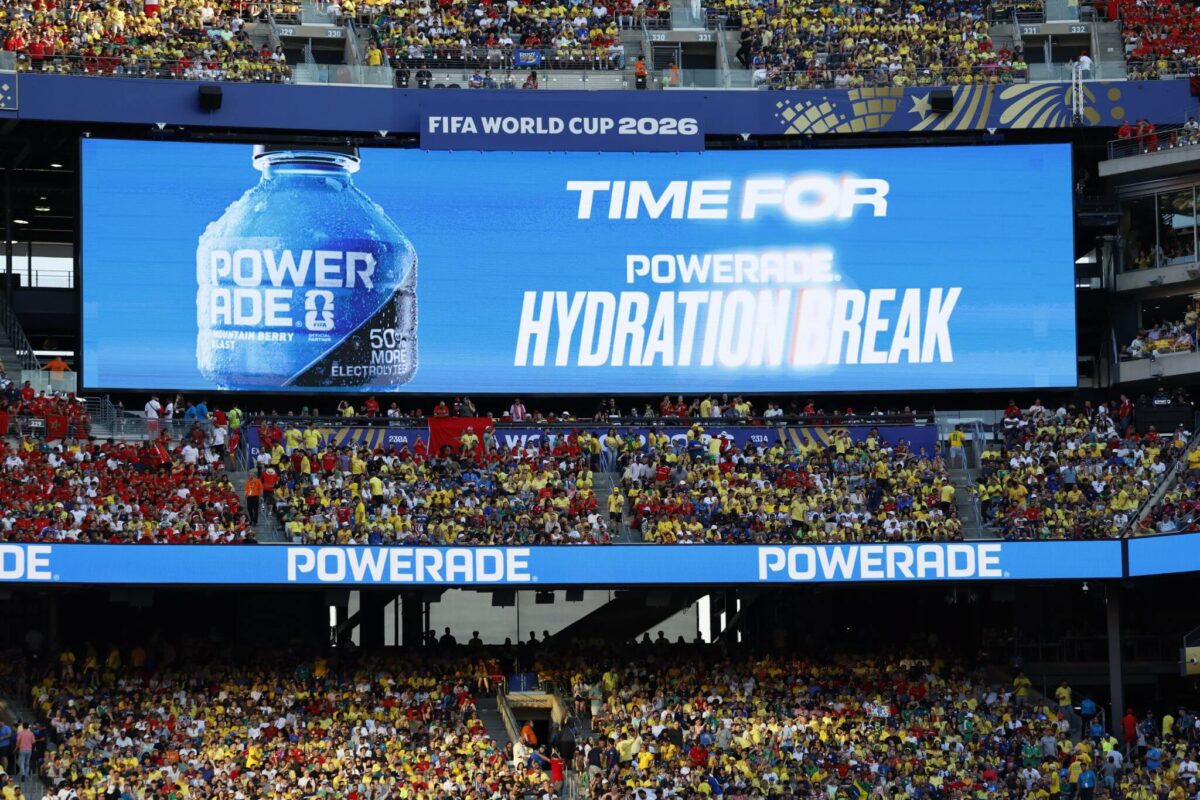 Parada para hidratação ou intervalo comercial? O novo futebol da Copa 2026
