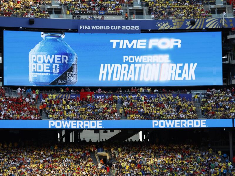 Parada para hidratação ou intervalo comercial? O novo futebol da Copa 2026