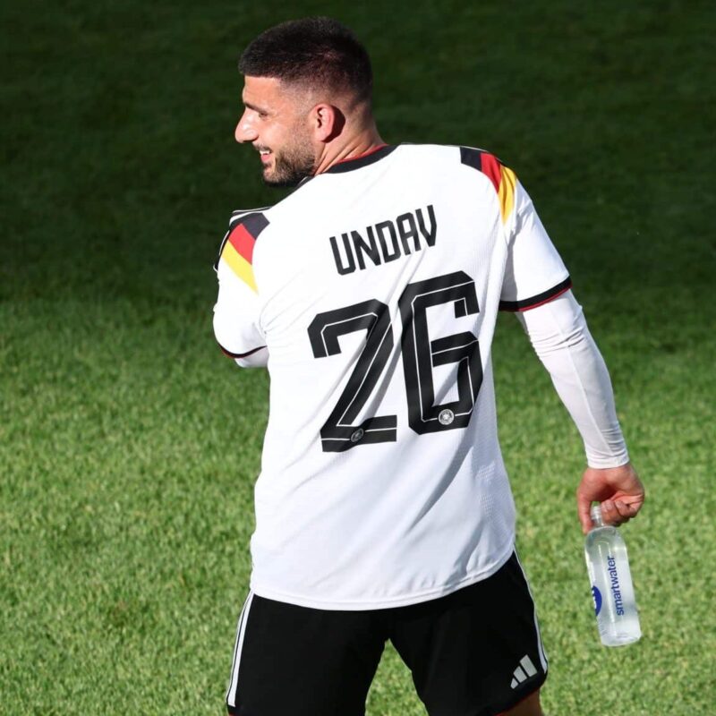 Do anonimato ao maior palco do futebol mundial. Conheça o novo artilheiro da Alemanha, Deniz Undav