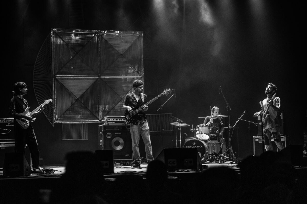 Hajem Kunk aposta em psicodelia e peso instrumental em “Leite de Pedra”, último single antes do álbum&hellip;