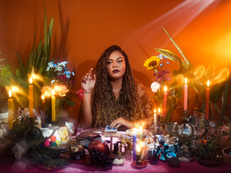 Entre o pop contemporâneo e as raízes do Nordeste, Lau Capym transforma afeto, memória e identidade em potência musical