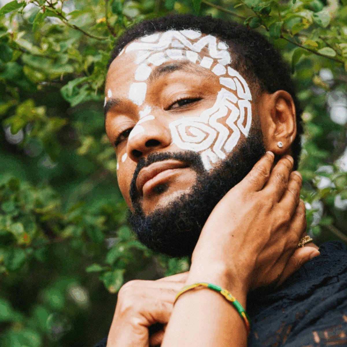 Wyn Starks celebra a identidade negra no pop-soul “Coco”