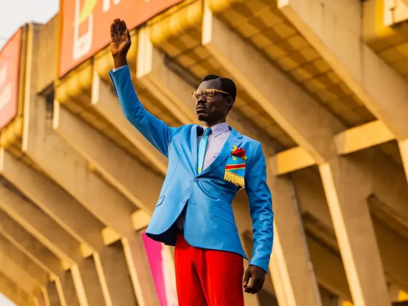 Michel Nkuka Mboladinga: o homem que virou “torcedor-estátua” na RD Congo