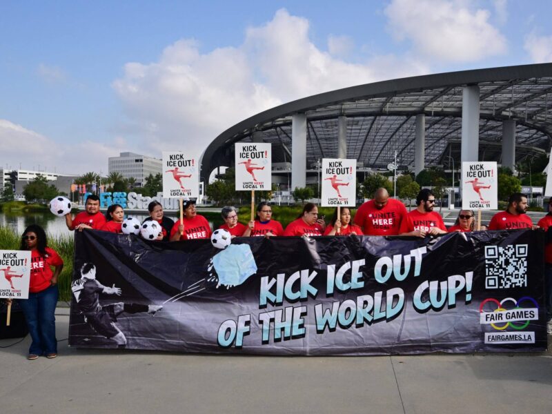 Quem serve a Copa? Trabalhadores do estádio de Los Angeles lutaram por dignidade e venceram