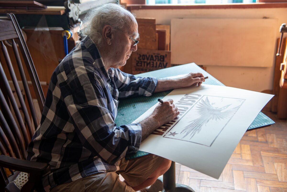 Ciro Fernandes, mestre da xilogravura e da cultura popular, ganha mostra inédita em Curitiba