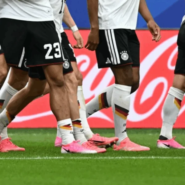 Quando o rosa choca: a relação entre moda e masculinidade frágil no futebol