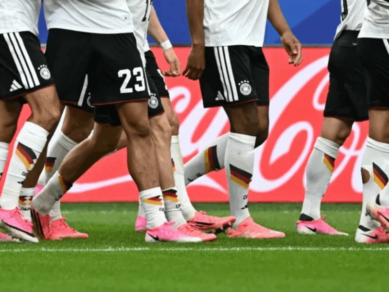 Quando o rosa choca: a relação entre moda e masculinidade frágil no futebol