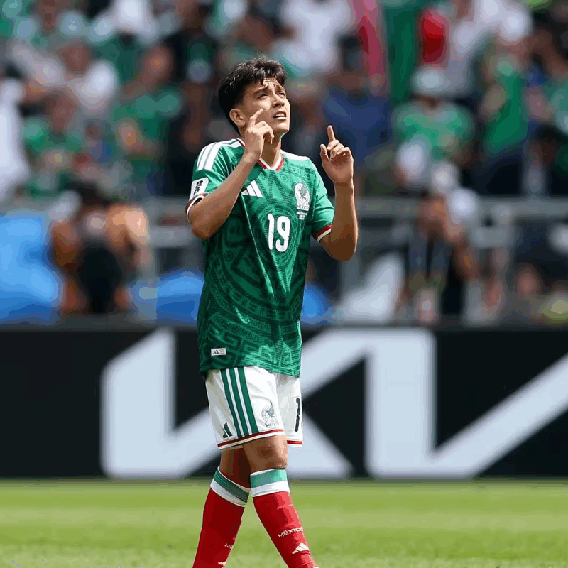 Gilberto Mora: o caçula do México