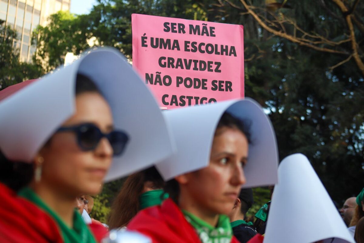 Projeto que derruba norma de proteção a crianças vítimas de violência sexual avança no Senado