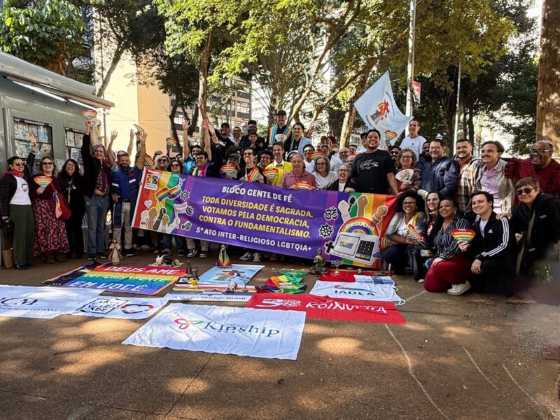 Ato Inter-religioso LGBT+ ocupa o Largo do Arouche pela democracia e contra o fundamentalismo